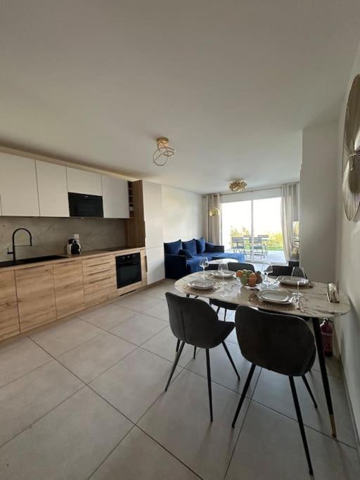 Royal Park Lake View Apartment Évian-les-Bains Екстериор снимка