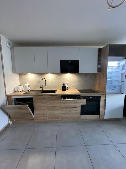Royal Park Lake View Apartment Évian-les-Bains Екстериор снимка