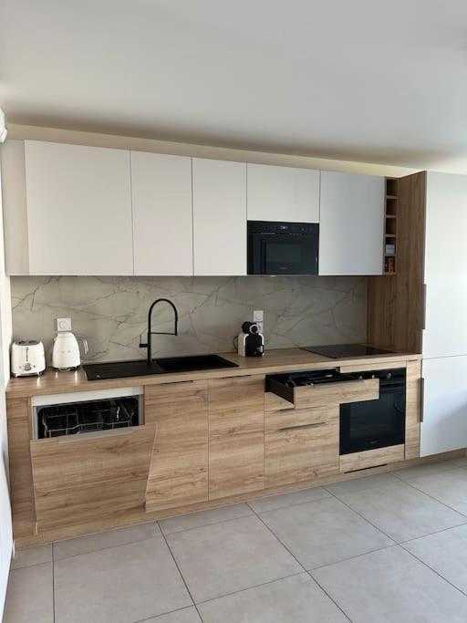 Royal Park Lake View Apartment Évian-les-Bains Екстериор снимка