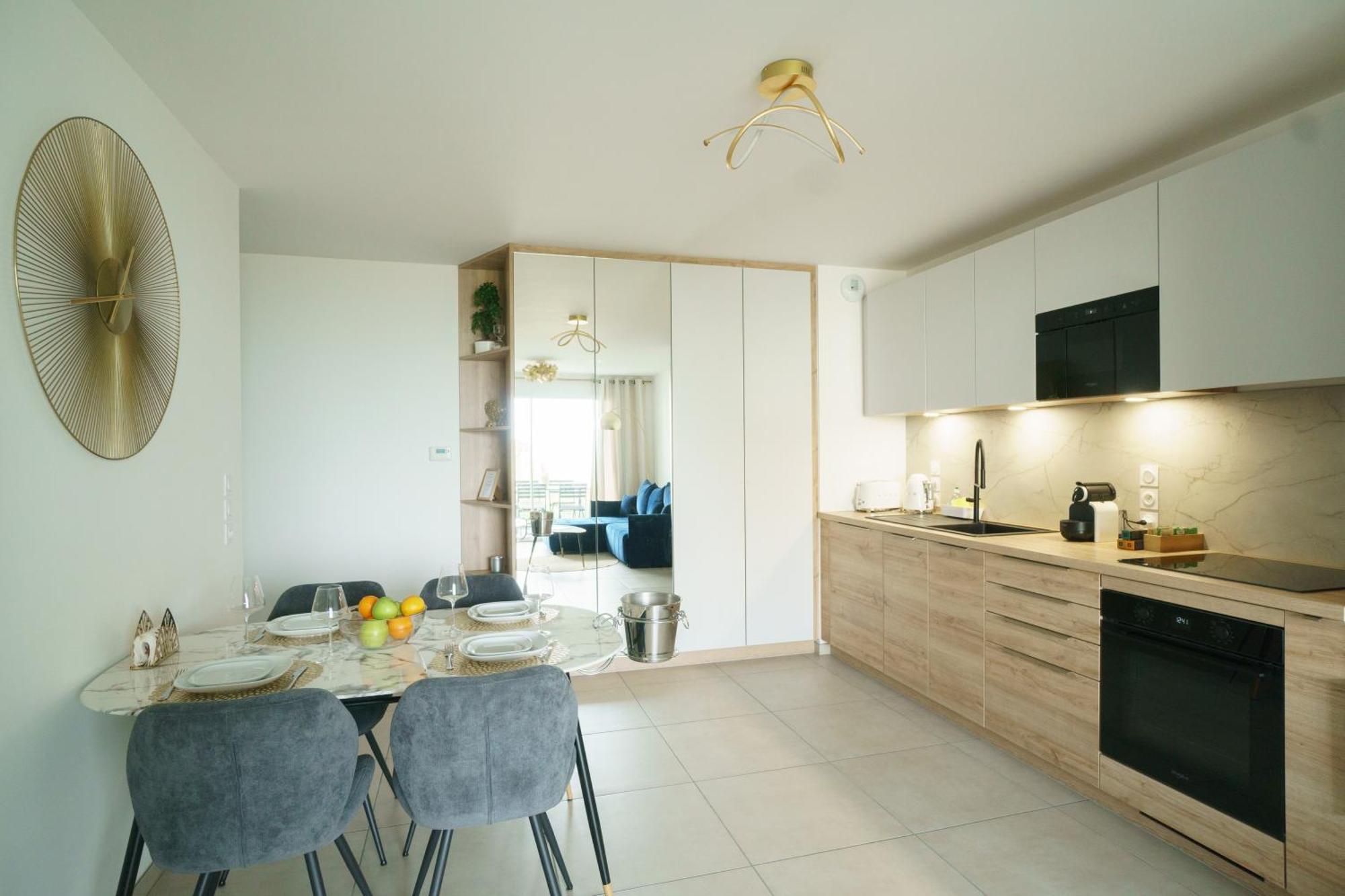 Royal Park Lake View Apartment Évian-les-Bains Екстериор снимка